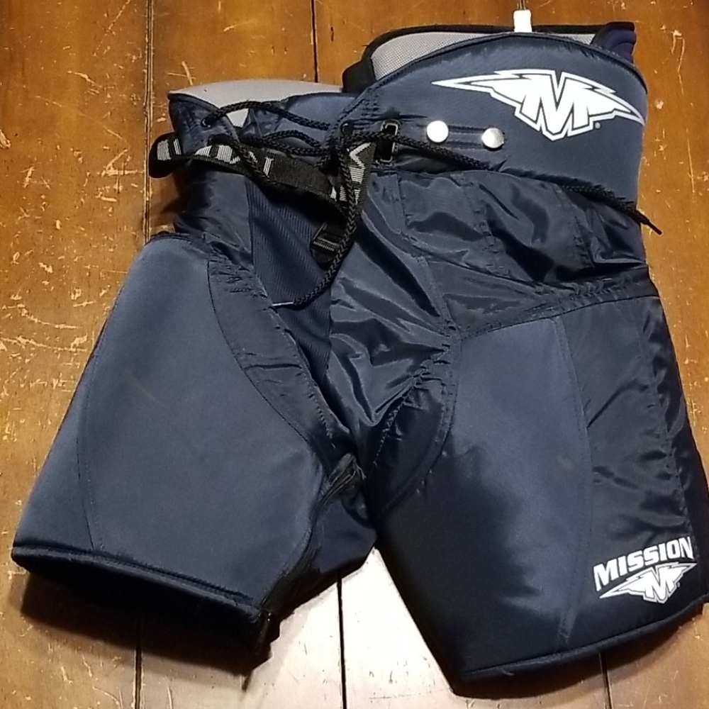 MISSION M-2 Junior Hockey Pants Medium 24"-26"